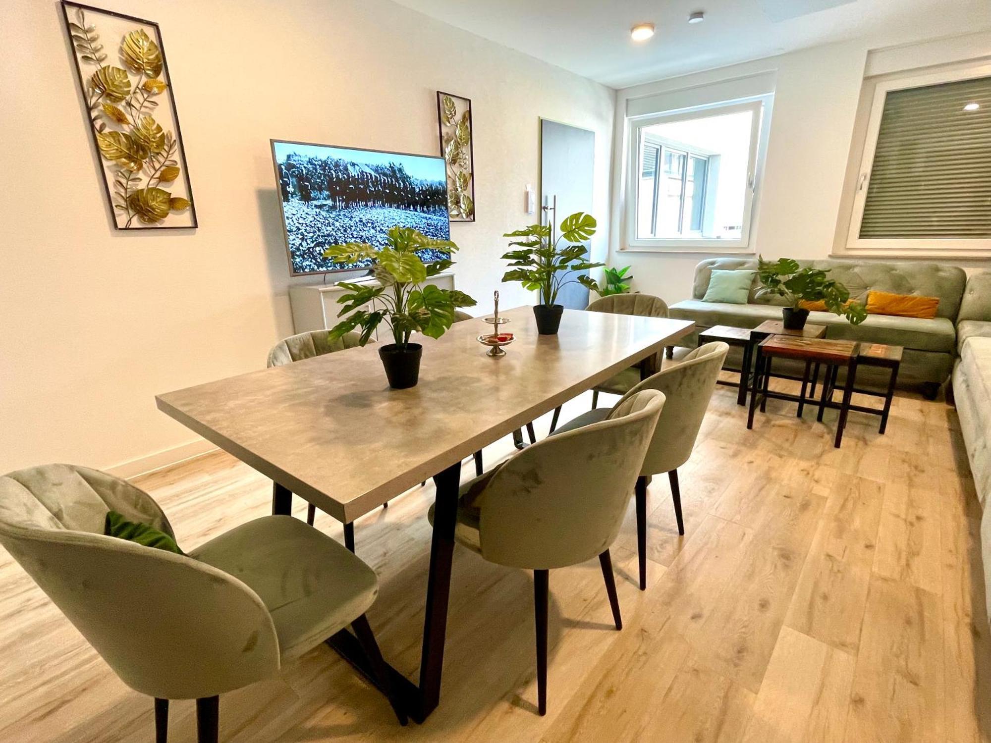 Neu Goldstadt Wunderschoenes 2 Zimmer Apartament Schloessle Zentrum Pforzheim Kültér fotó